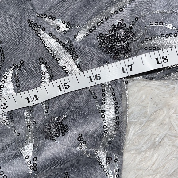 New JS Collections Lyra Sequin Embroidered Silver Flutter Sleeve Midi Dress 0 - Picture 9 of 15